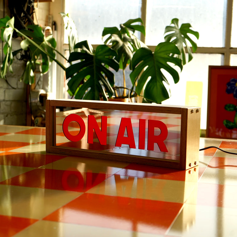 ON AIR Lightbox - Mirror