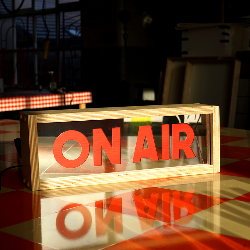 ON AIR Lightbox - Mirror