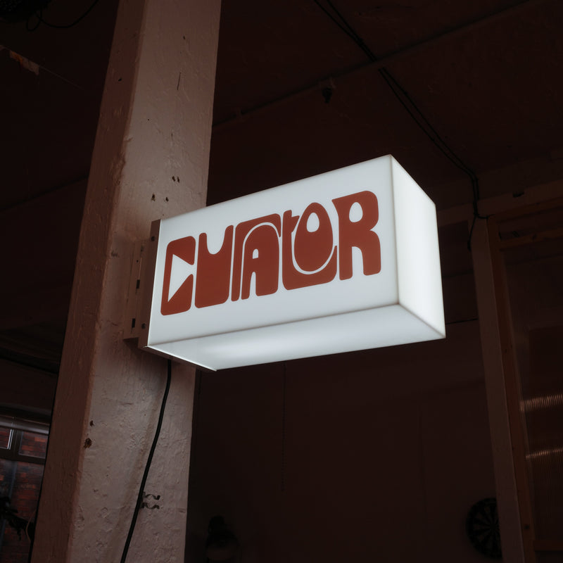 Projecting Borderless Lightbox